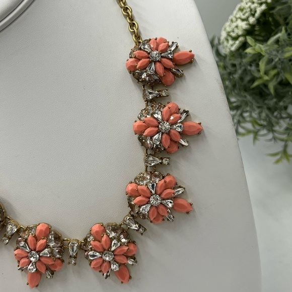 J Crew Opaque Pink and Clear Crystal Gold Tone Floral Statement Necklace - Picture 5 of 12